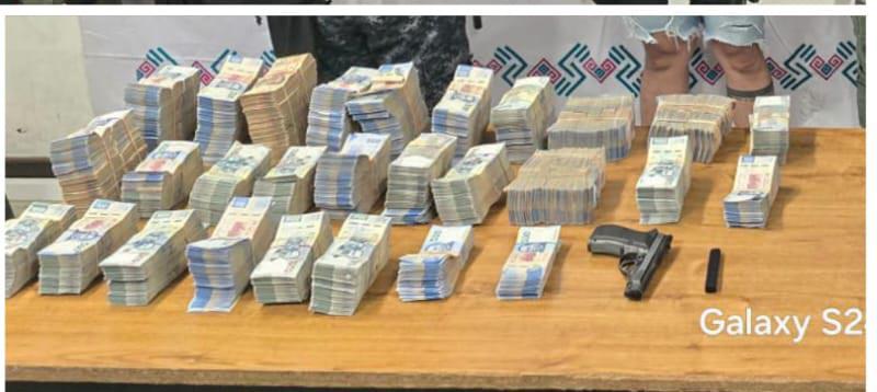 Esposa de pastor lo deja por su instructor; se lleva 10 millones de pesos y los carros de lujo