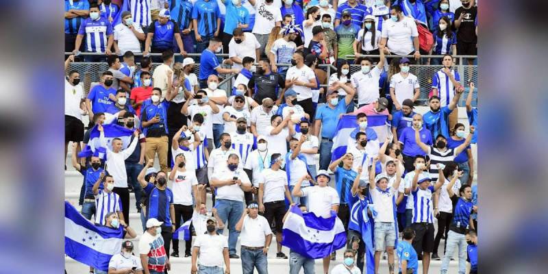 Honduras recibirá dura sanción y $1 millón de multa de FIFA por lo ocurrido en el partido contra El Salvador
