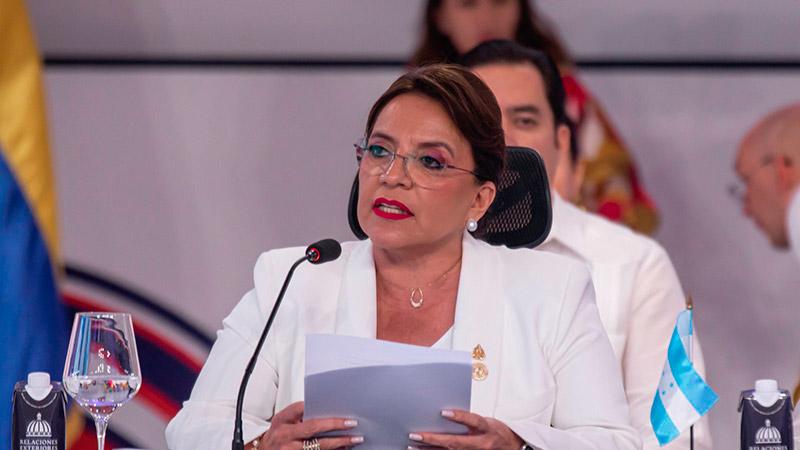 Xiomara Castro llegó a Emiratos Árabes y el viernes diserta