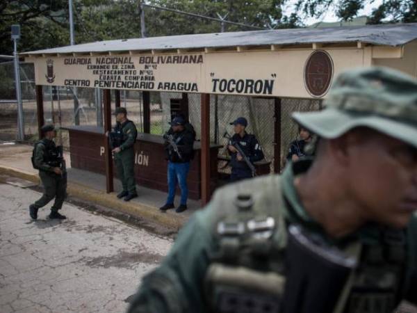 Militares durante un operativo en la entrada del centro penitenciario Tocorón, (Venezuela), el 23 de septiembre de 2023.