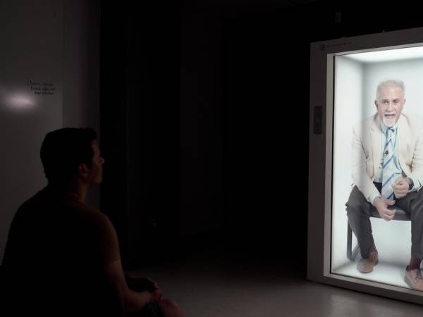 Un grupo hospitalario en Texas utiliza Holobox para mostrar video en 3D en vivo para consultas remotas.