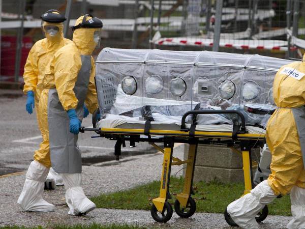 Un muerto y nueve casos de infecciones por el ébola se contabilizan en Uganda.