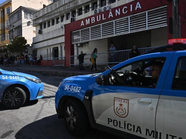 El adolescente llamó a la policía para confesar el crimen contra su familia.