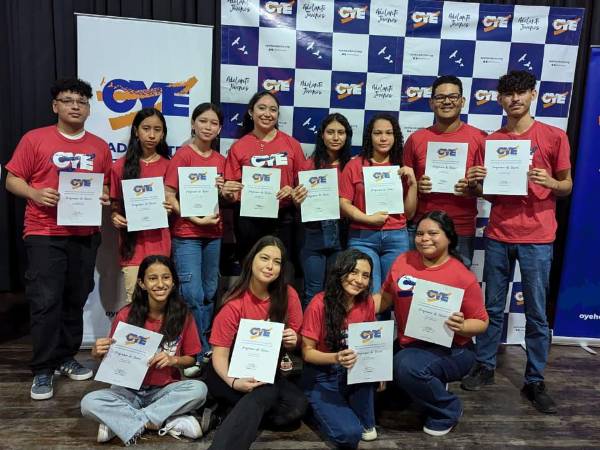 83 jóvenes de El Progreso reciben becas educativas de OYE.