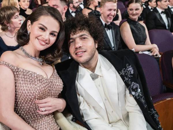 Selena Gómez y Benny Blanco en la gala de los Globos de Oro, el pasado mes de enero<b>.</b>
