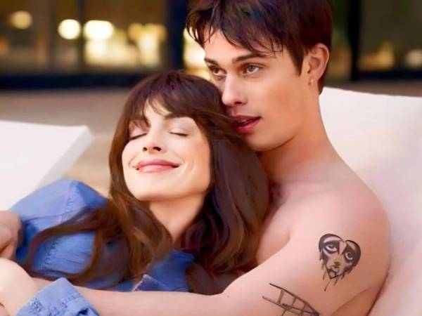 El actor Nicholas Galitzine comparte protagónico con Anne Hathaway.