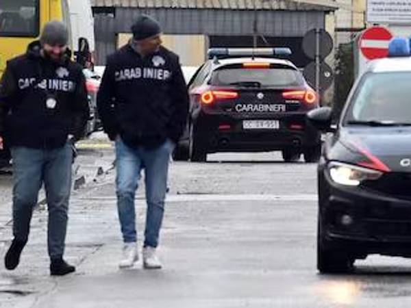 Un hombre italiano fue absuelto tras alegar defensa propia por la muerte de su padre.