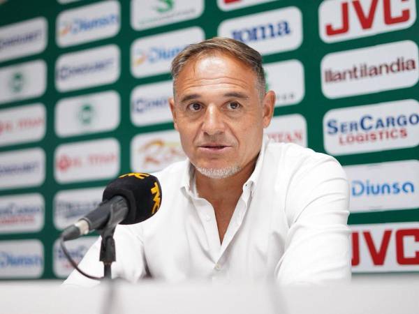 Tota Medina en conferencia de prensa tras el triunfo ante Real España.