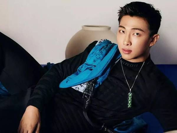 Además de su confesión, RM también habló sobre las canciones de su nuevo álbum. “Right Place, Wrong Person” explora temas de amor, pérdida y autodescubrimiento.