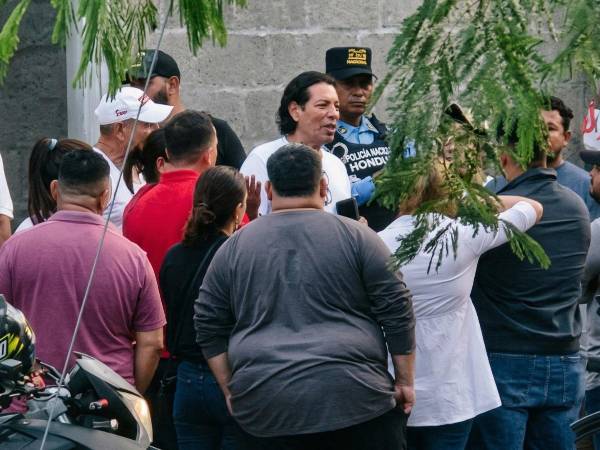 Unifín, un fraude piramidal, operaba en una casa de la residencial Manantial de Choloma. Un rótulo que no atenderían en Semana Santa estalló las alarmas.