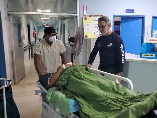 Luego del ataque, Roberto Carlos Mejía fue auxiliado por personas que estaban en la playa y luego llevado al hospital de Tela, donde se recupera satisfactoriamente tras ser intervenido quirúrgicamente.