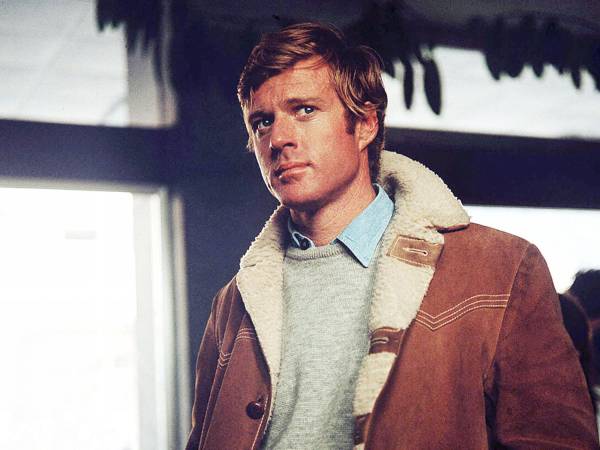 Sus ojos azules, su rebelde pelo rubio y su eterna sonrisa contribuyeron a hacer de él una leyenda que rivalizaba en belleza solo con Paul Newman, su colega y gran amigo.