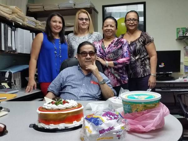 <b>Don Salvador gozaba del cariño de sus com</b>pañeros de trabajo.