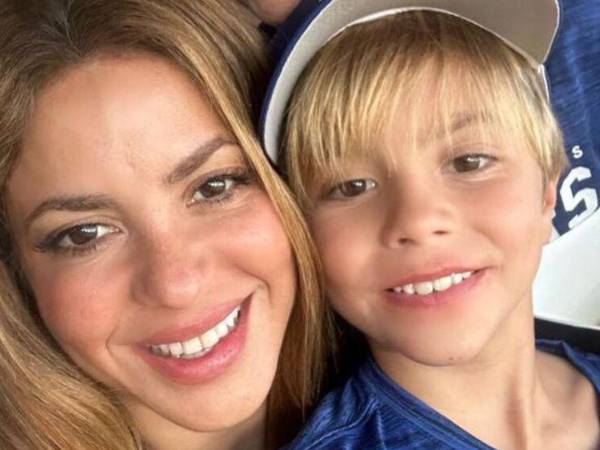 Shakira encendió las redes sociales en las últimas horas y no fue a raíz de su música. La colombiana fue captada en una faceta que no es muy usual en ella, en plena zona urbana de Miami.