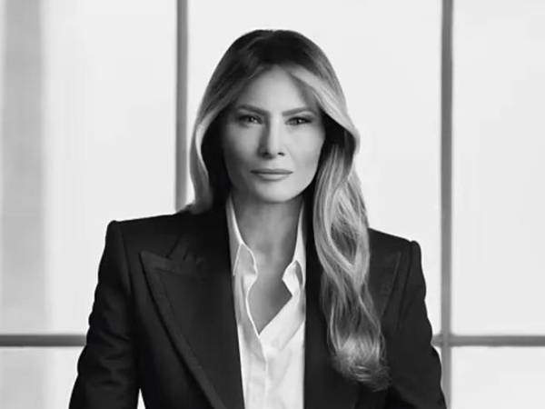 La Casa Blanca presentó este lunes el retrato oficial de la primera dama, Melania Trump, una imagen en blanco y negro obra de la fotógrafa belga Regine Mahaux.