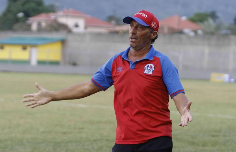 Pedro Troglio podría igualar histórico récord en el fútbol hondureño