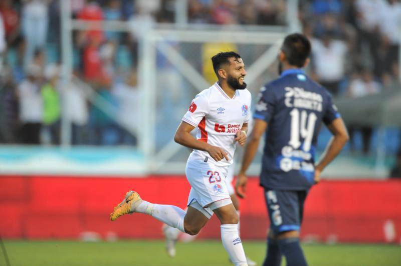 Volante: Jorge Álvarez, es una de las piezas claves en el mediocampo de Olimpia, por lo que estaría en el once inicial ante el Ciclón Azul. 