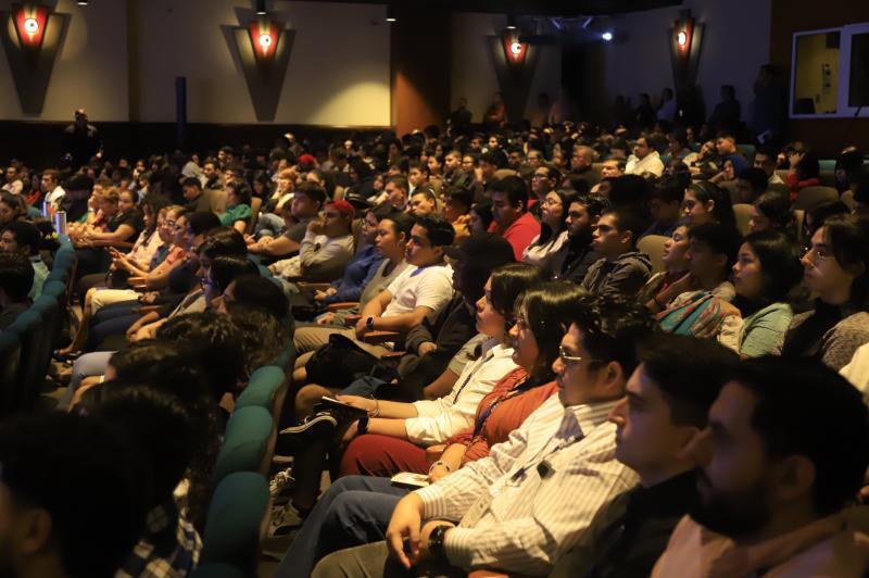 Los estudiantes de la USAP, además de estudiar en Arizona, tendrán la oportunidad, una vez que obtengan el título, de trabajar en Estados Unidos o regresar a Honduras para promover la transformación de empresas y organizaciones donde laboren.