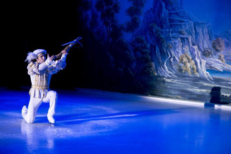 La pista de hielo cuenta con un sistema tecnológico ruso que la mantiene congelada durante varias horas.