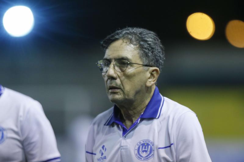 Salomón Nazar tiene pie y medio en Marathón