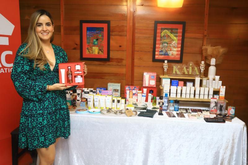 Emprendedores participan en el Christmas Pop Up Shop de la Revista Estilo