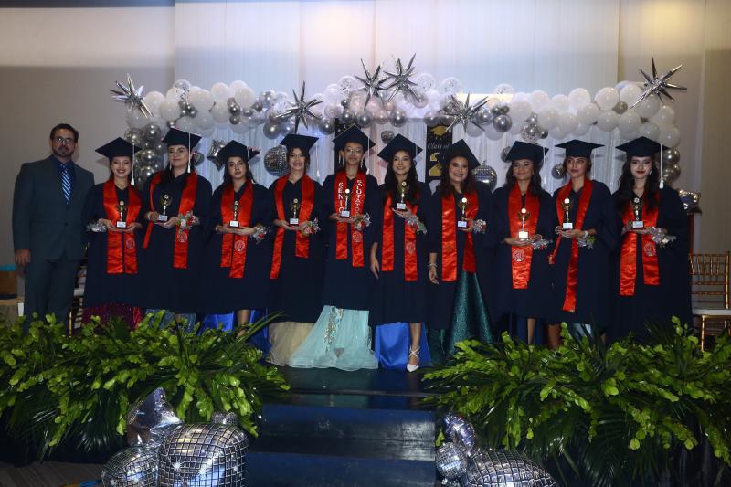 Los estudiantes fueron reconocidos por sus diferentes talentos y logros representando la institución, desde el área deportiva, artística y hasta académica.