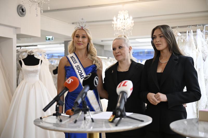Ministro finlandés pide perdón tras publicación racista de Miss Finlandia