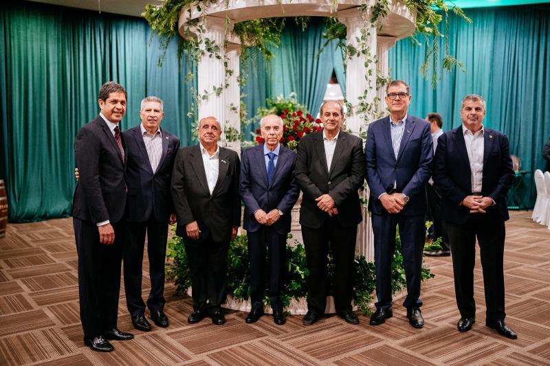 José Martín Chicas, Gilberto Limón, Roberto Dibán, Maurizio Chiovelli, Karim Qubain; Elias Kharoufeh y Álex Canahuati.