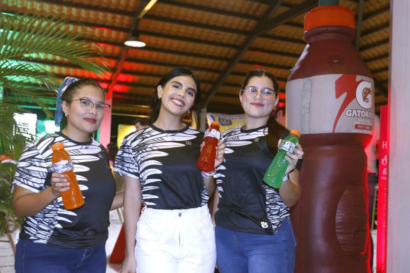 El cóctel de lanzamiento se realizó en el área de piscina del Hotel Copantl de San Pedro Sula.