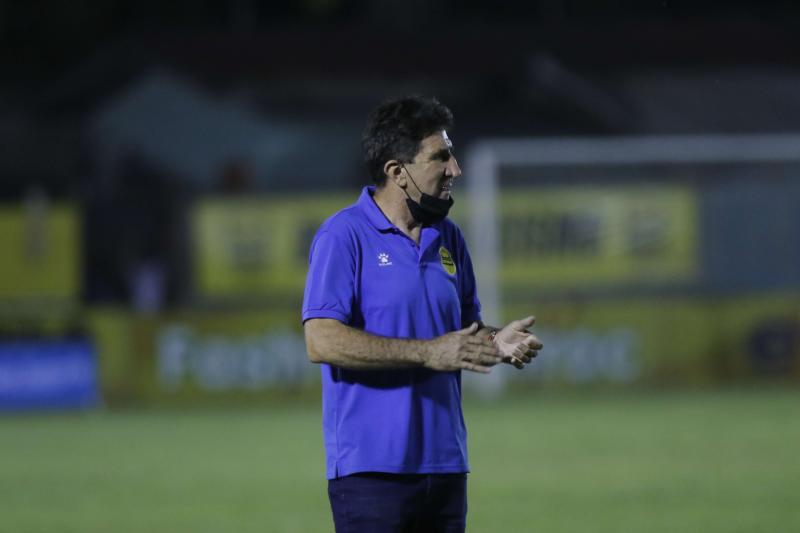 Héctor Vargas vuelve al banquillo del Victoria