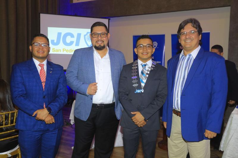 Yorlin Hernández, Jorge Betancourt, Henry Hernández y José Deras