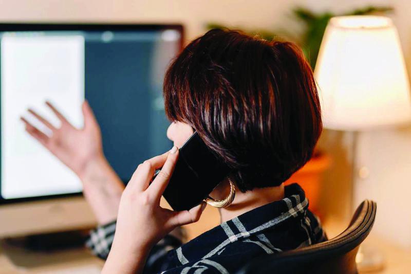 Si necesitas hablar con alguien en tus momentos de crisis de ansiedad puedes marcar el número de Teléfono de la esperanza, es el 150.