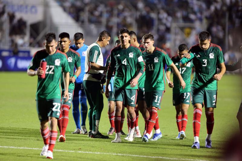 Mexicanos le dan la espalda a su Selección para el juego ante Honduras