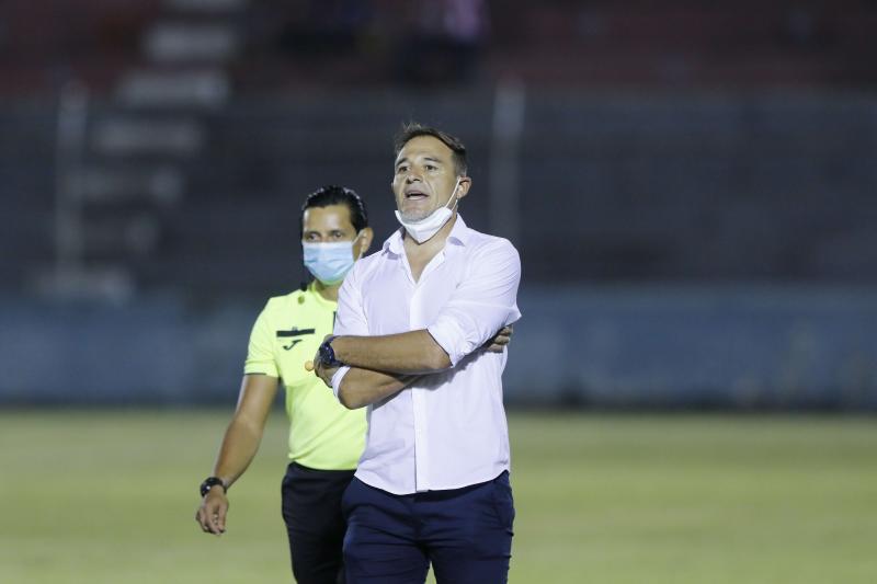 Oficial: “La Tota” Medina vuelve a la Liga Nacional de Honduras
