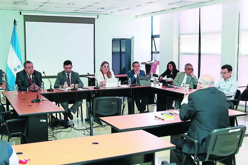 Aspirantes a fiscal quedarán excluidos con una sola falla en pruebas