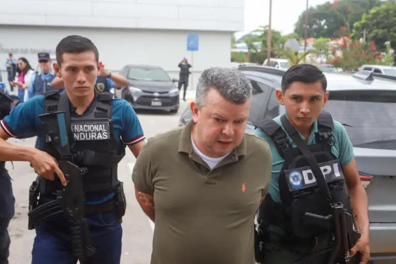 ¿Recuerdan el caso del hombre que llevaba a una mujer muerta en su carro? Va a juicio