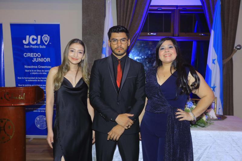 Fernanda Díaz, Javier Cuéllar y Marcela Chinchilla