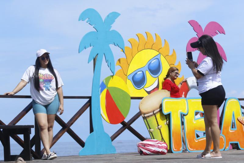 Belleza y alegría: hondureñas viven al máximo la Semana Morazánica en Tela