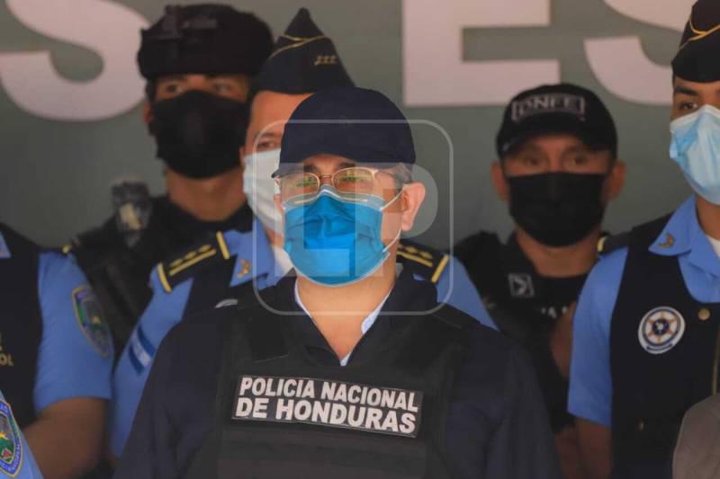 Juan Orlando Hernández fue arrestado el 15 de febrero de 2022 en Tegucigalpa, Honduras. Fotografía: La Prensa.
