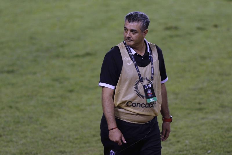 Diego Vázquez no fue renovado por Fenafuth y dejó el banquillo de la Bicolor a principios de julio.