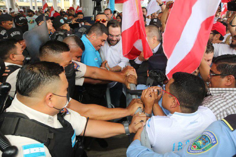 Toletazos y Cálix en el centro del caos: esto originó el zafarrancho en el CN