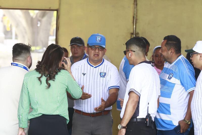 Aficionadas del Génesis enomoran, periodista deslumbra y tiktoker sorprende