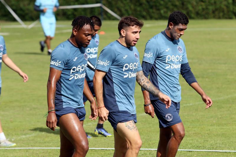 Agustín Auzmendi durante el entrenamiento con Motagua.