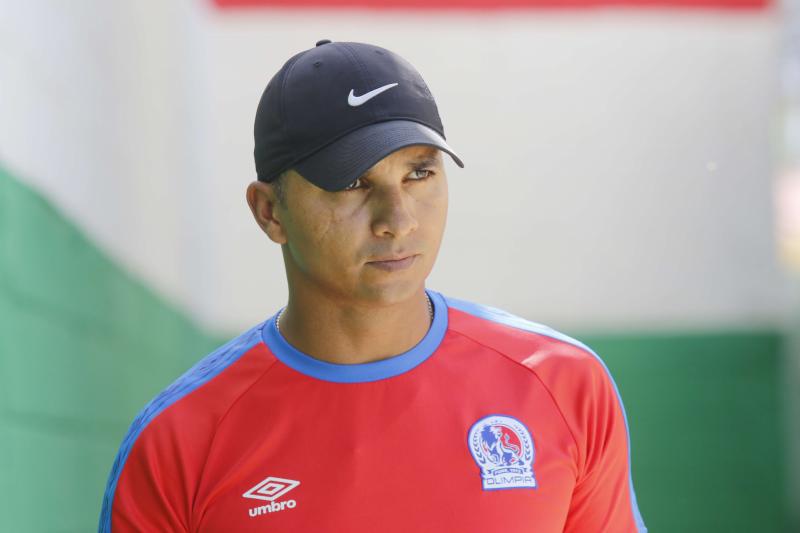 Donis Escober pide ponerse los pantalones y deja mensaje a Fenafuth