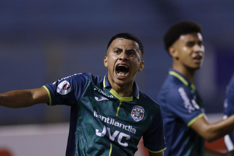 Pibe Guevara revela lo que le dijo un futbolista del Olimpia y habla de su futuro