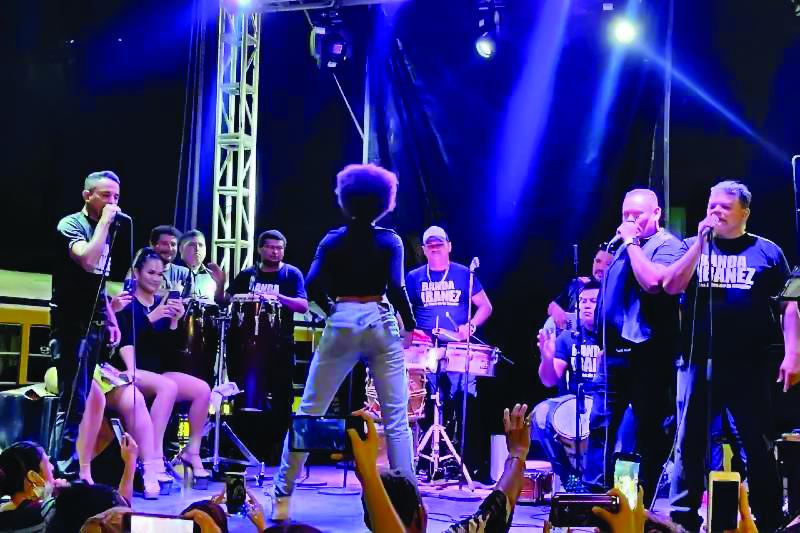 Banda Ibanez se disculpa por “show” en el carnavalito de Chamelecón
