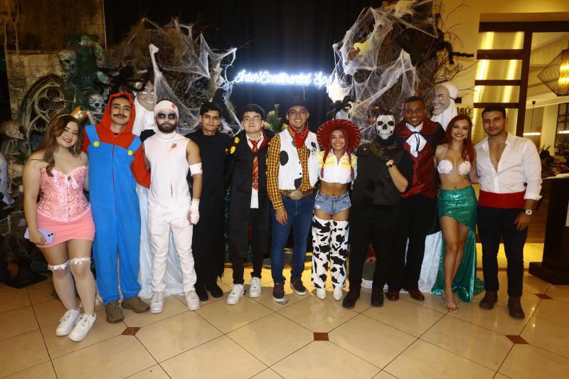 Fiestas de Halloween atraen a cientos de fanáticos en SPS