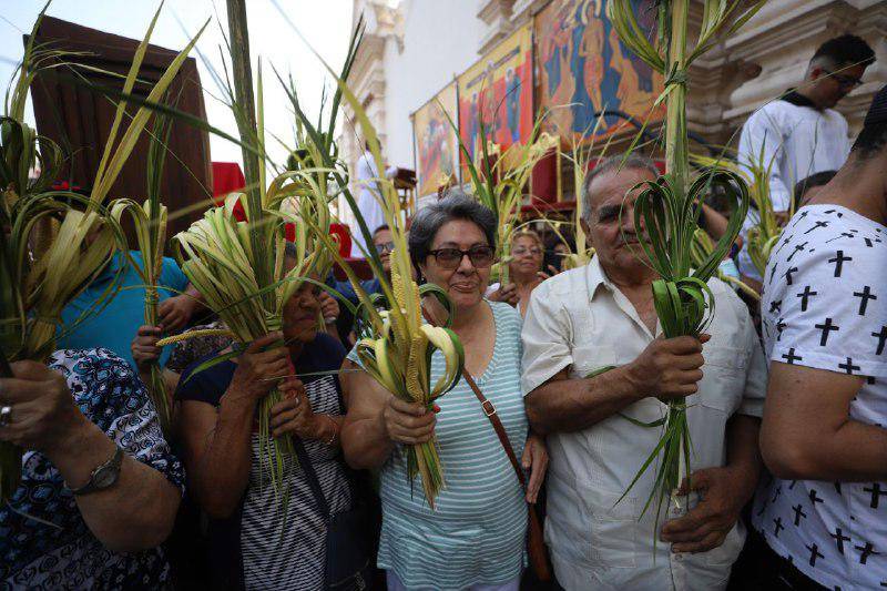 Católicos recibieron la bendición de Dios en el Domingo de Ramos