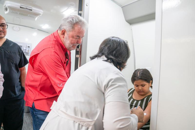 Consultorio municipal móvil llegará a niños que nunca han sido atendidos por un pediatra