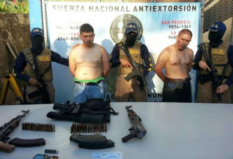 El cuervo fue capturado el pasado 16 de septiembre del 2015 en la residencial Villa Española en posesión de una AK-47, cuando tenía un mes de haber salido de la Penitenciaría Nacional, después de purgar una condena de 10 años de prisión.